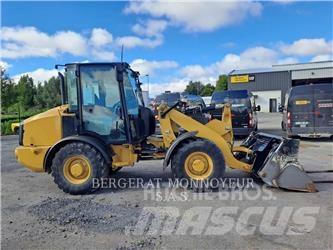 CAT 906M Kolové nakladače