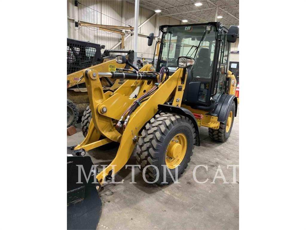 CAT 906M Kolové nakladače