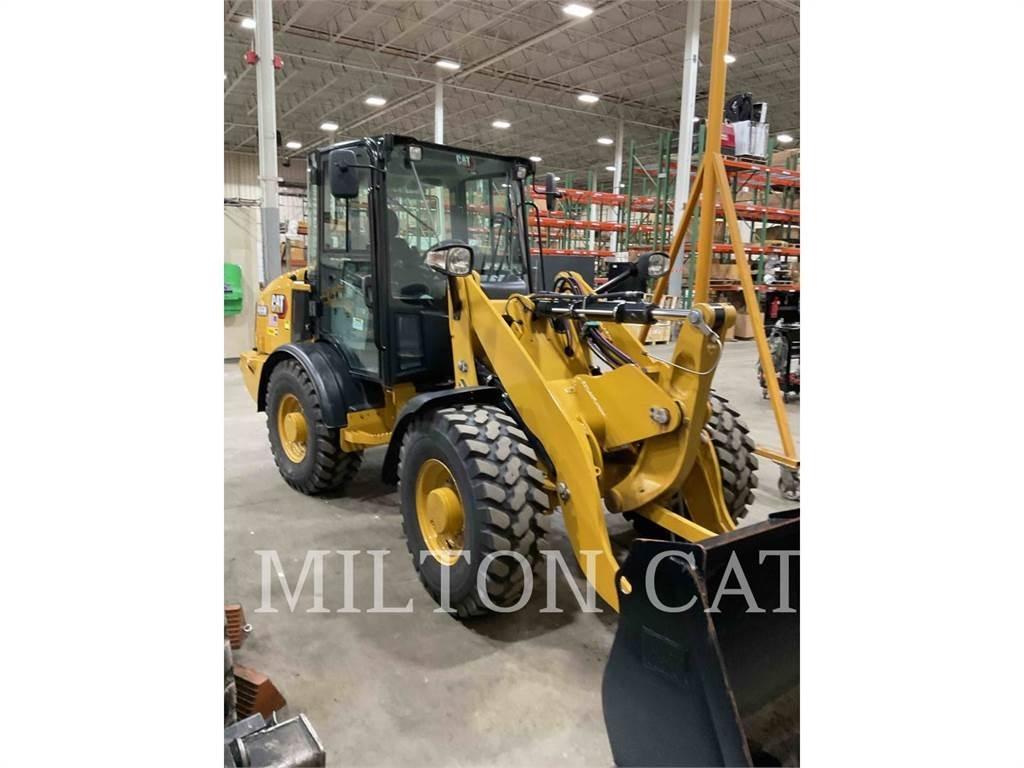 CAT 906M Kolové nakladače
