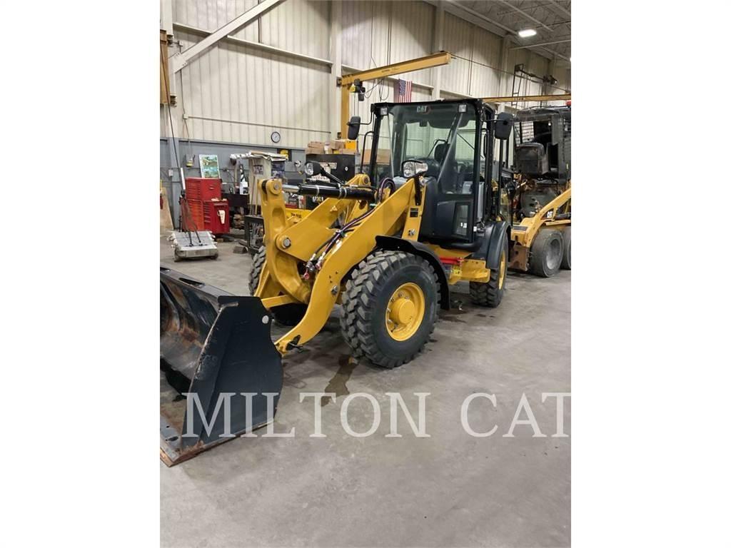 CAT 906M Kolové nakladače