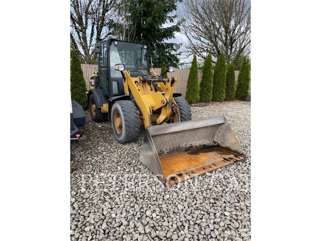 CAT 906M Kolové nakladače