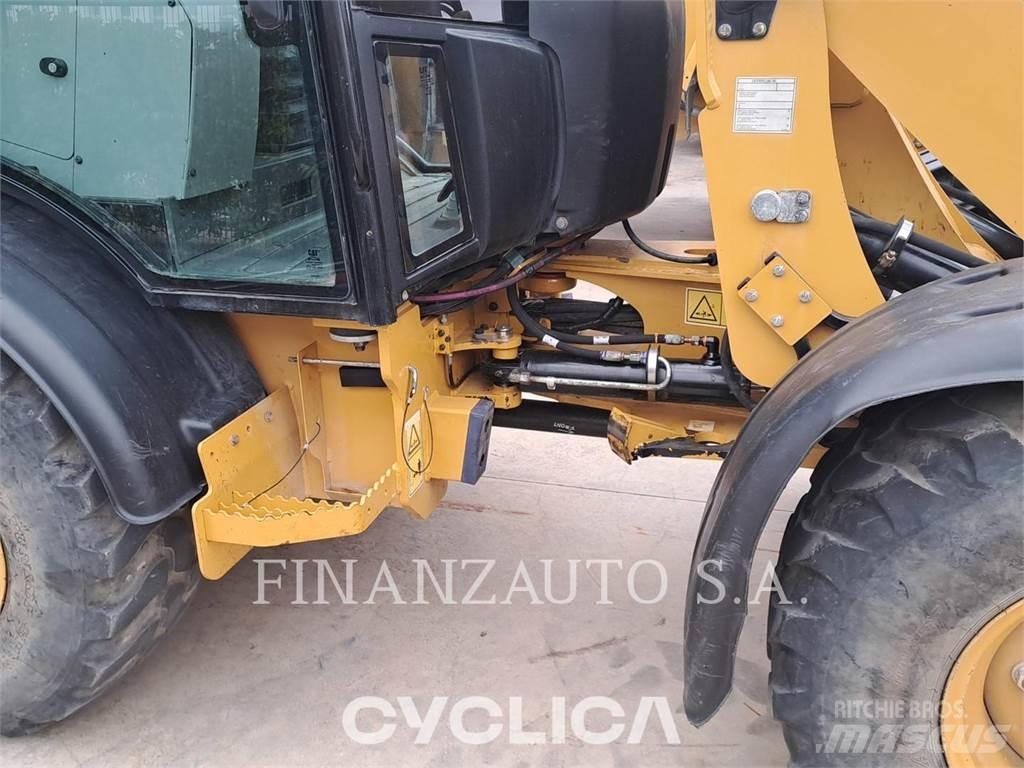 CAT 906M Kolové nakladače