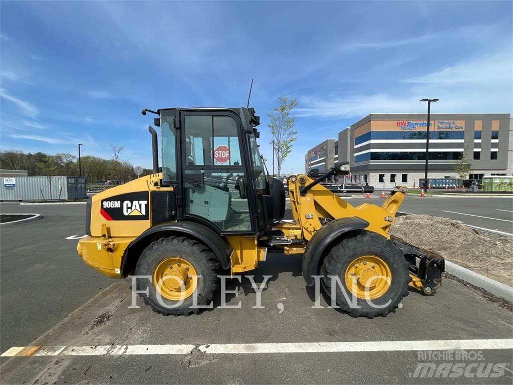 CAT 906M Kolové nakladače