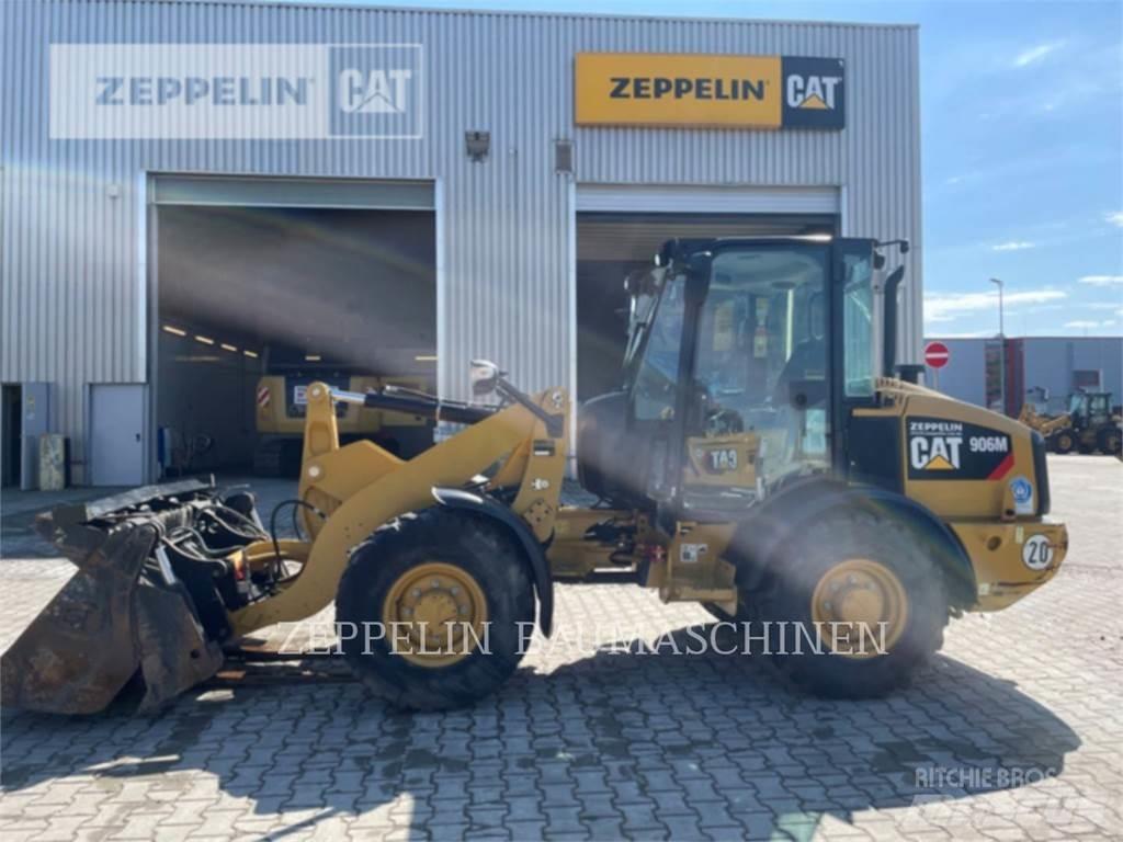 CAT 906M Kolové nakladače