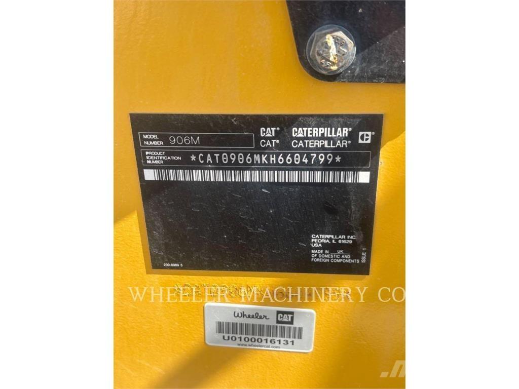 CAT 906M Kolové nakladače