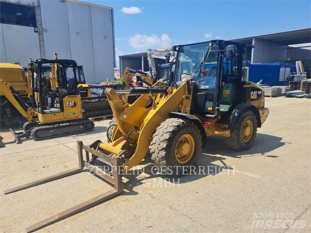 CAT 906M Kolové nakladače