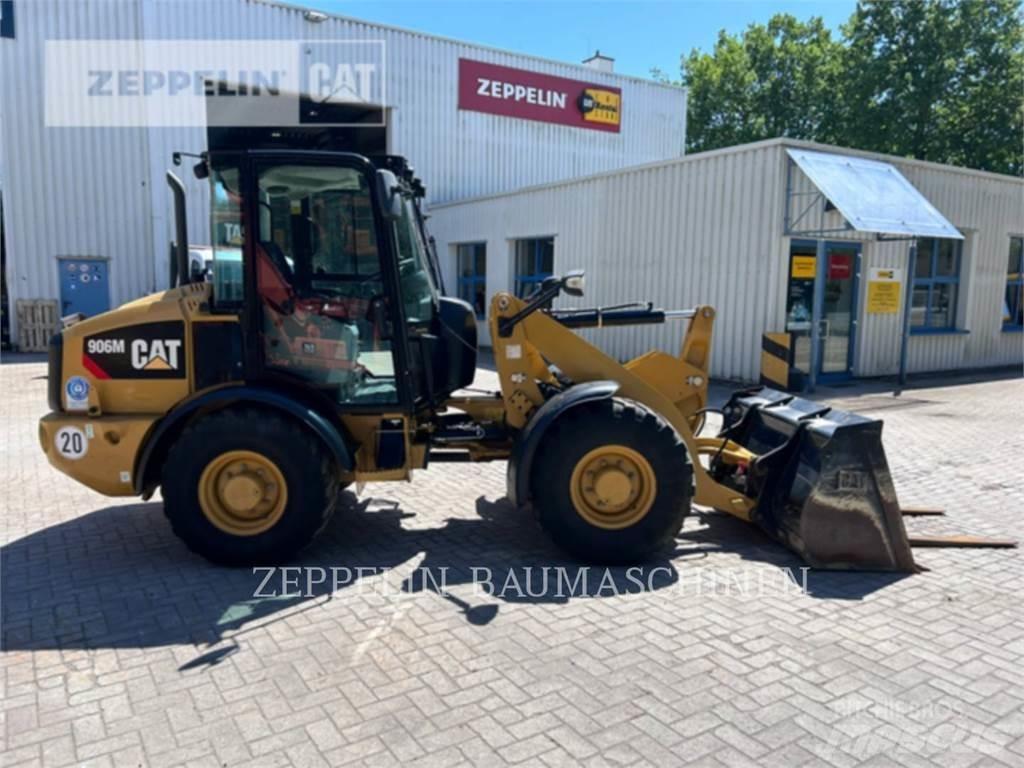 CAT 906M Kolové nakladače