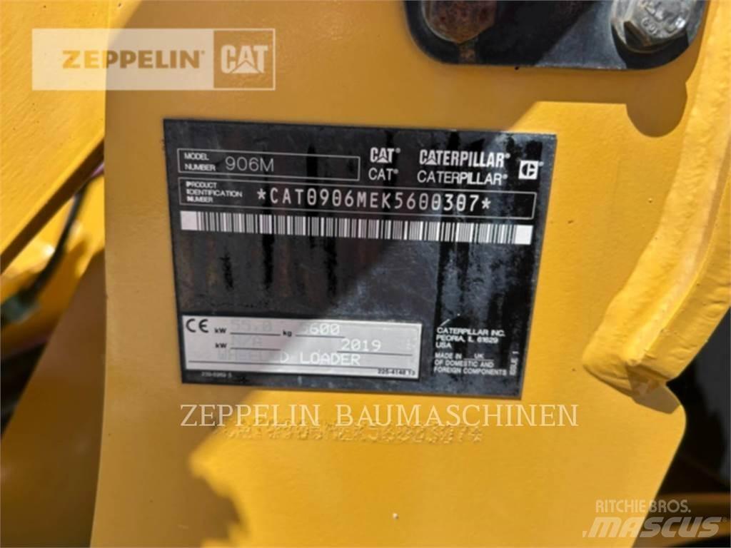 CAT 906M Kolové nakladače