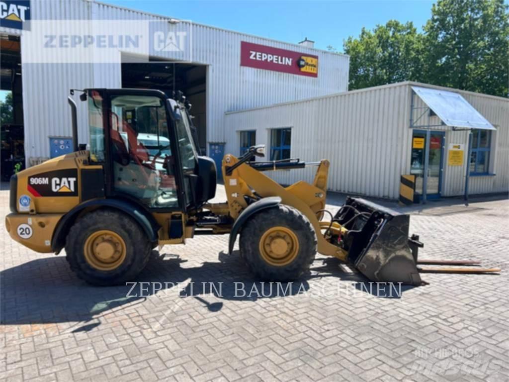 CAT 906M Kolové nakladače