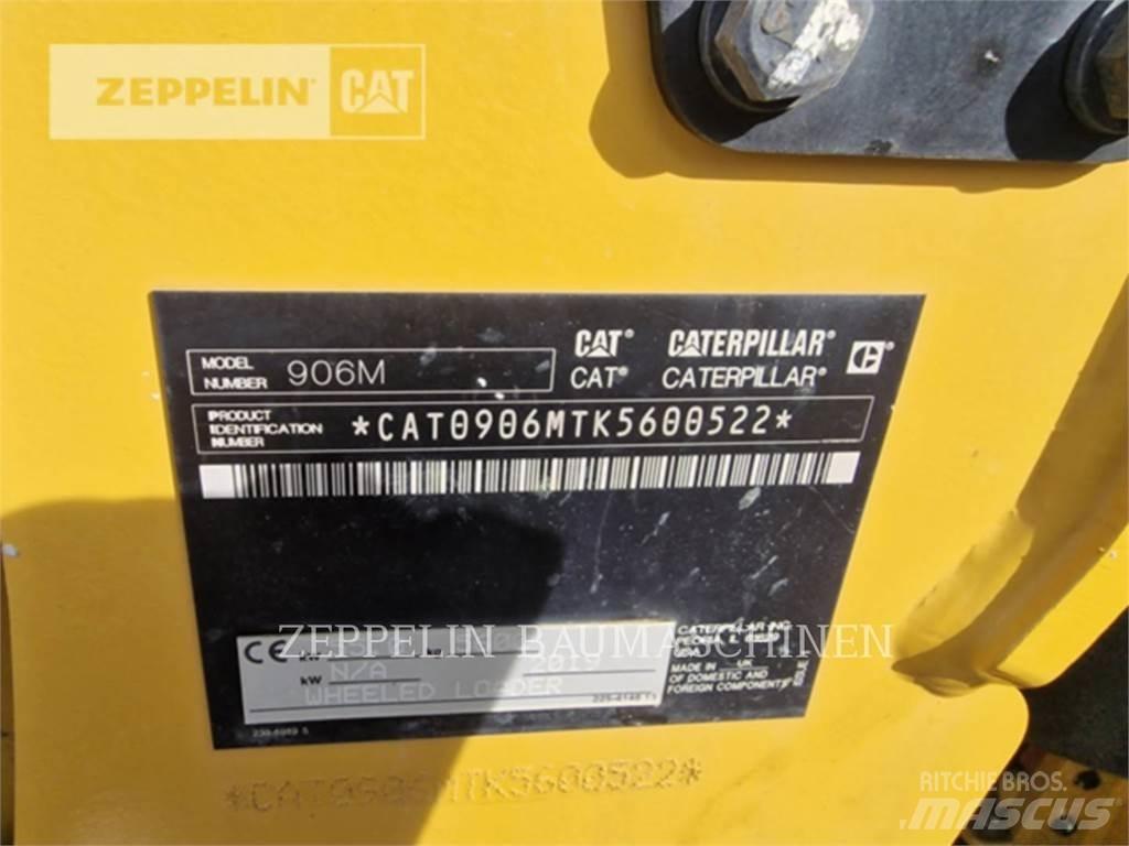 CAT 906M Kolové nakladače