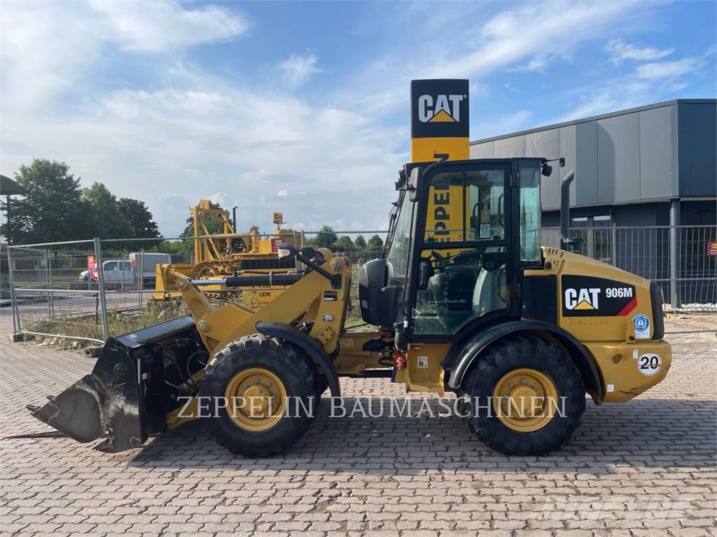 CAT 906M Kolové nakladače