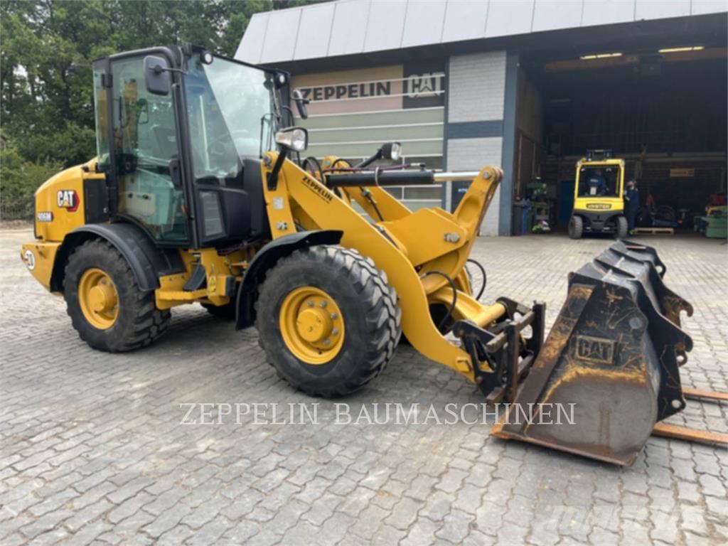 CAT 906M Kolové nakladače