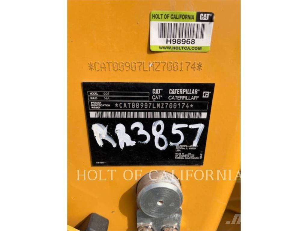 CAT 907 Kolové nakladače