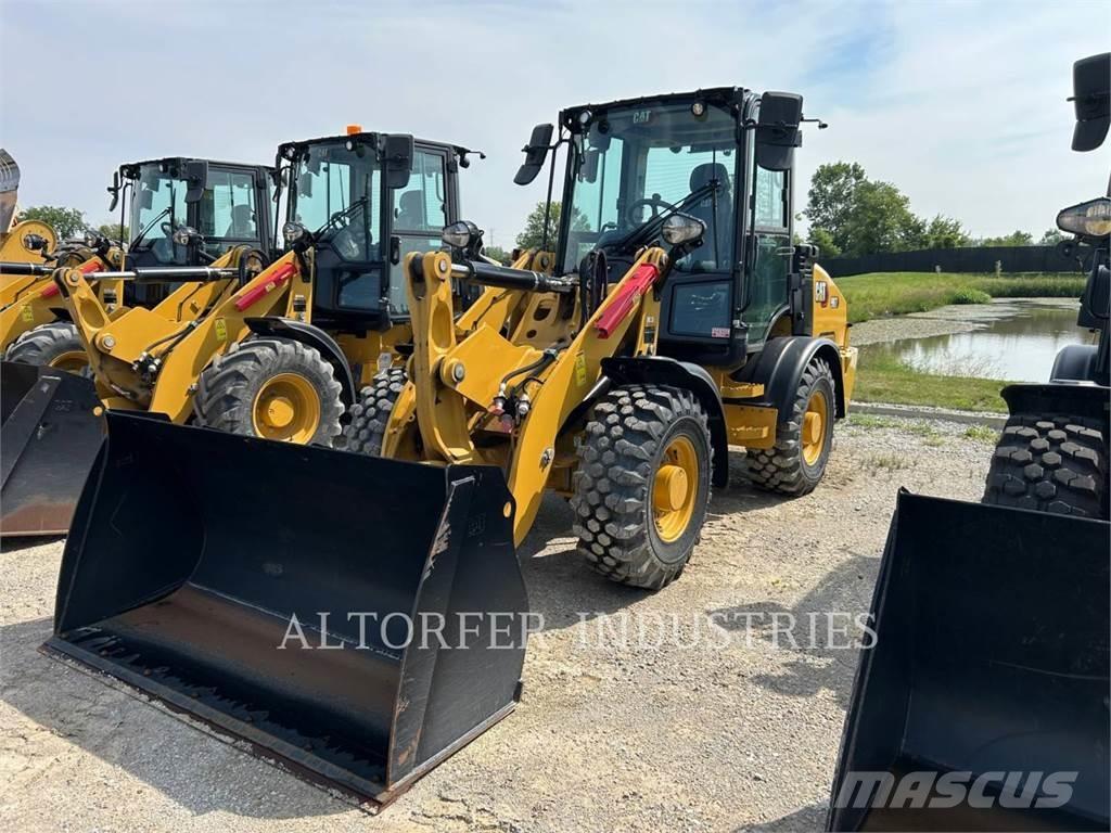 CAT 907-14 Kolové nakladače