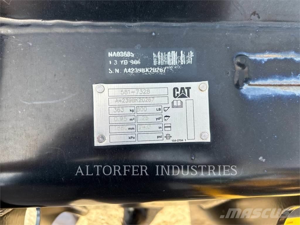 CAT 907-14 Kolové nakladače