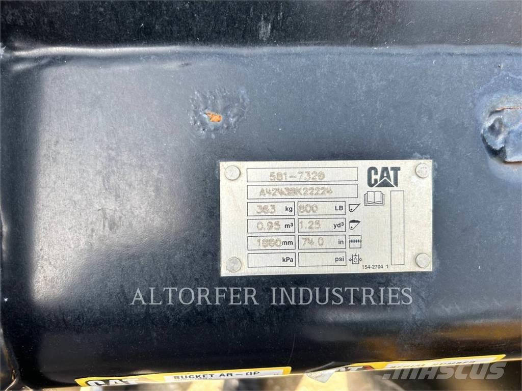 CAT 907-14 Kolové nakladače