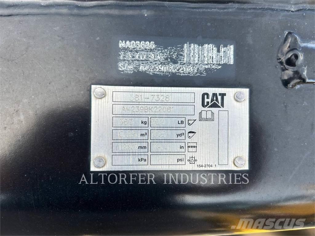 CAT 907-14 Kolové nakladače