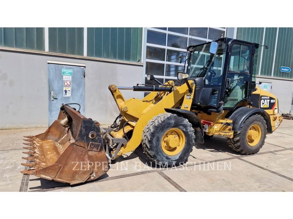CAT 907H Kolové nakladače
