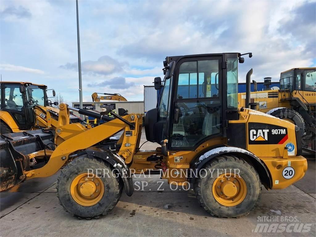 CAT 907M Kolové nakladače
