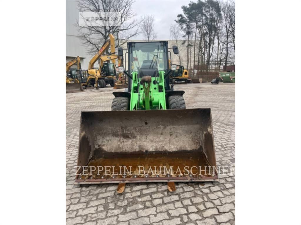 CAT 907M Kolové nakladače
