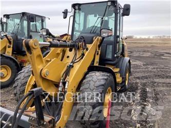 CAT 907M Kolové nakladače