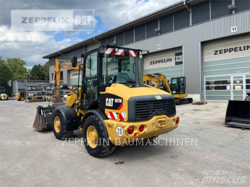 CAT 907M Kolové nakladače