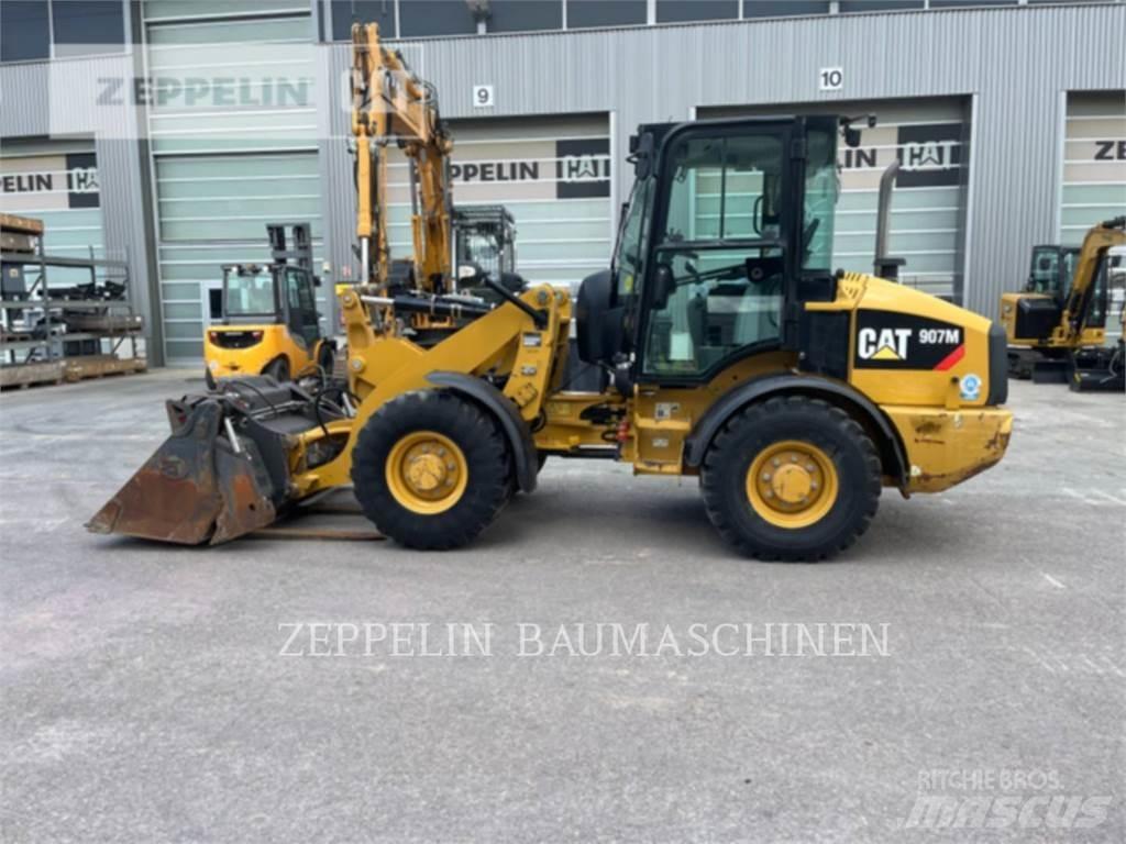 CAT 907M Kolové nakladače