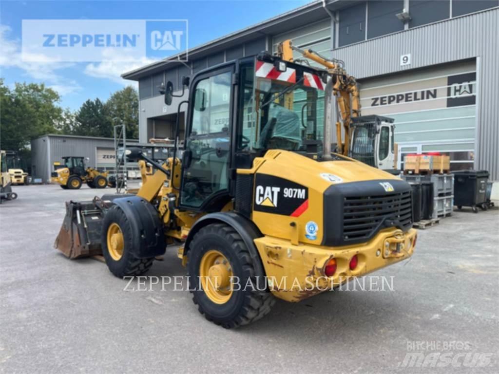 CAT 907M Kolové nakladače
