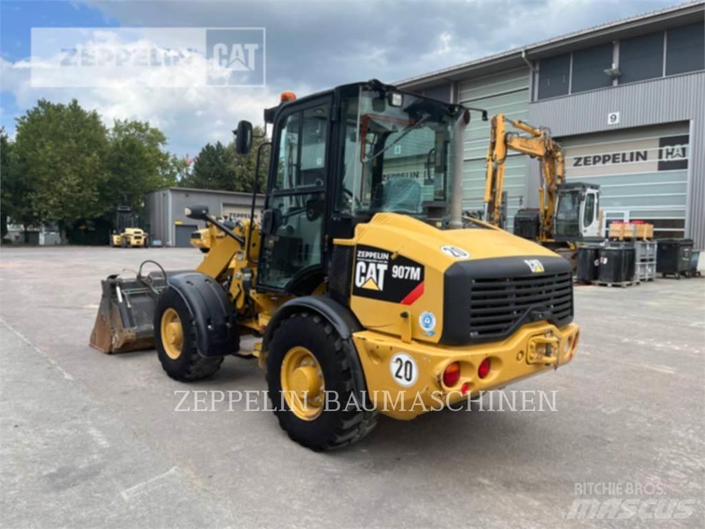 CAT 907M Kolové nakladače