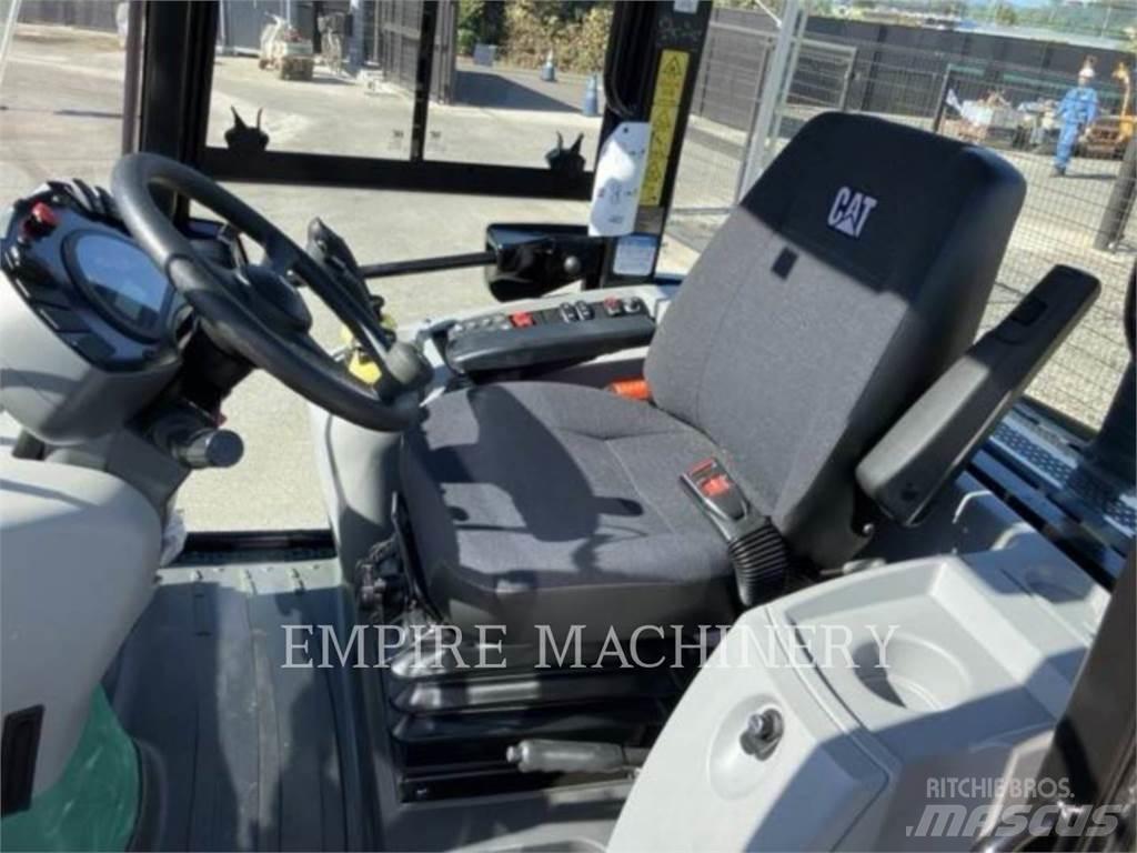 CAT 907M Kolové nakladače