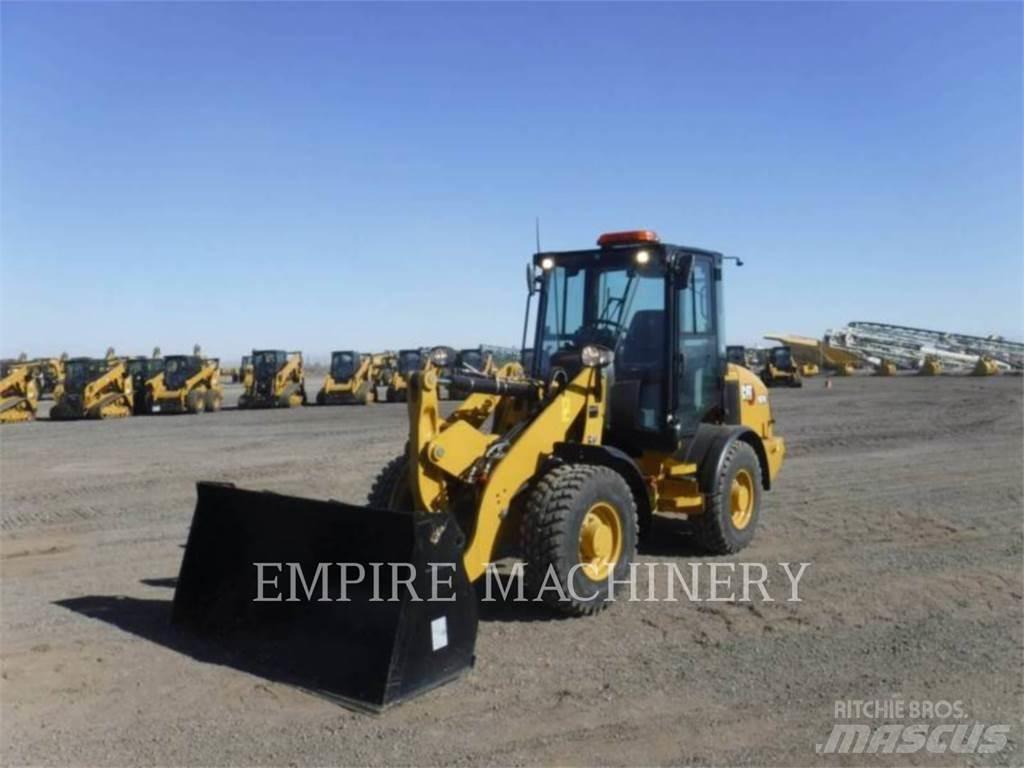 CAT 907M Kolové nakladače