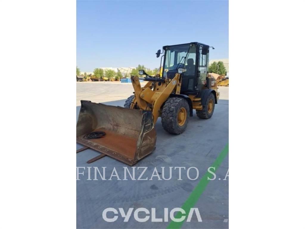 CAT 907M Kolové nakladače