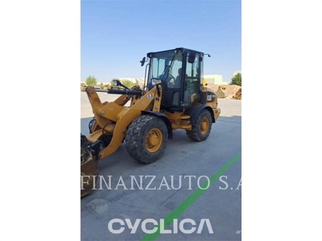 CAT 907M Kolové nakladače