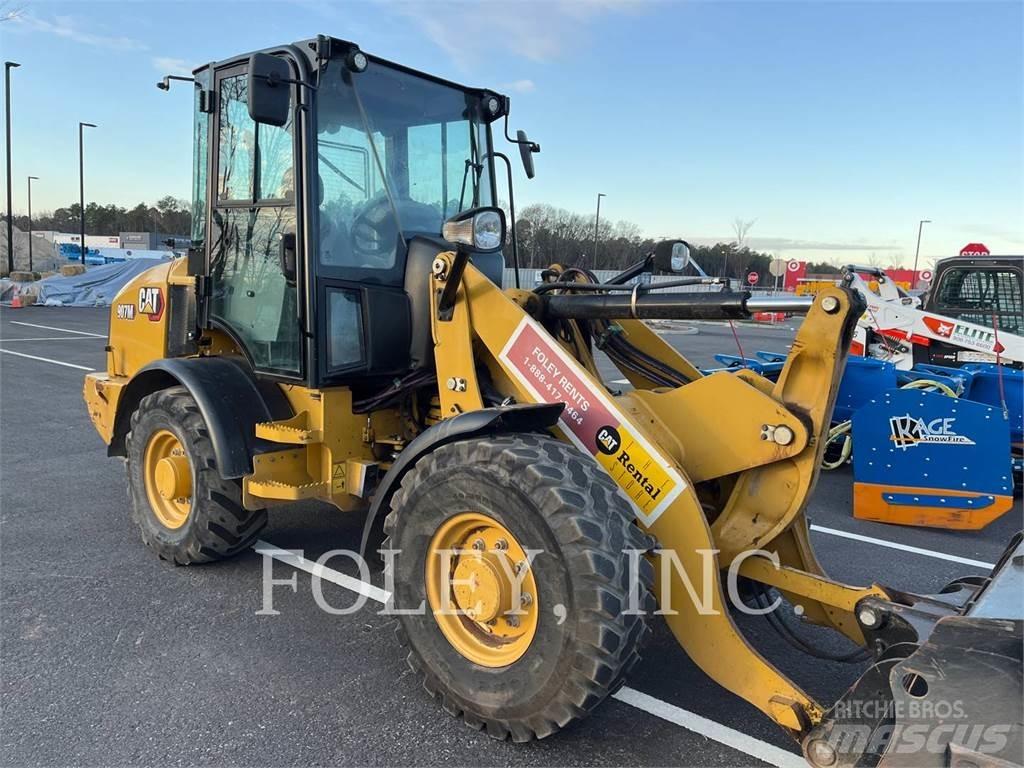 CAT 907M Kolové nakladače