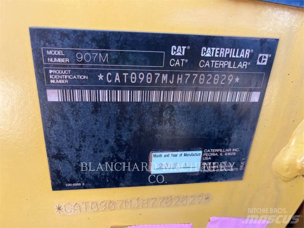 CAT 907M Kolové nakladače