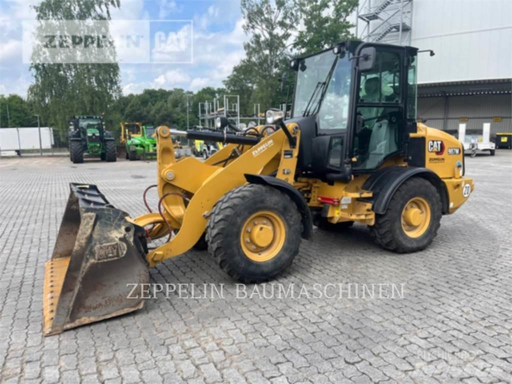 CAT 907M Kolové nakladače