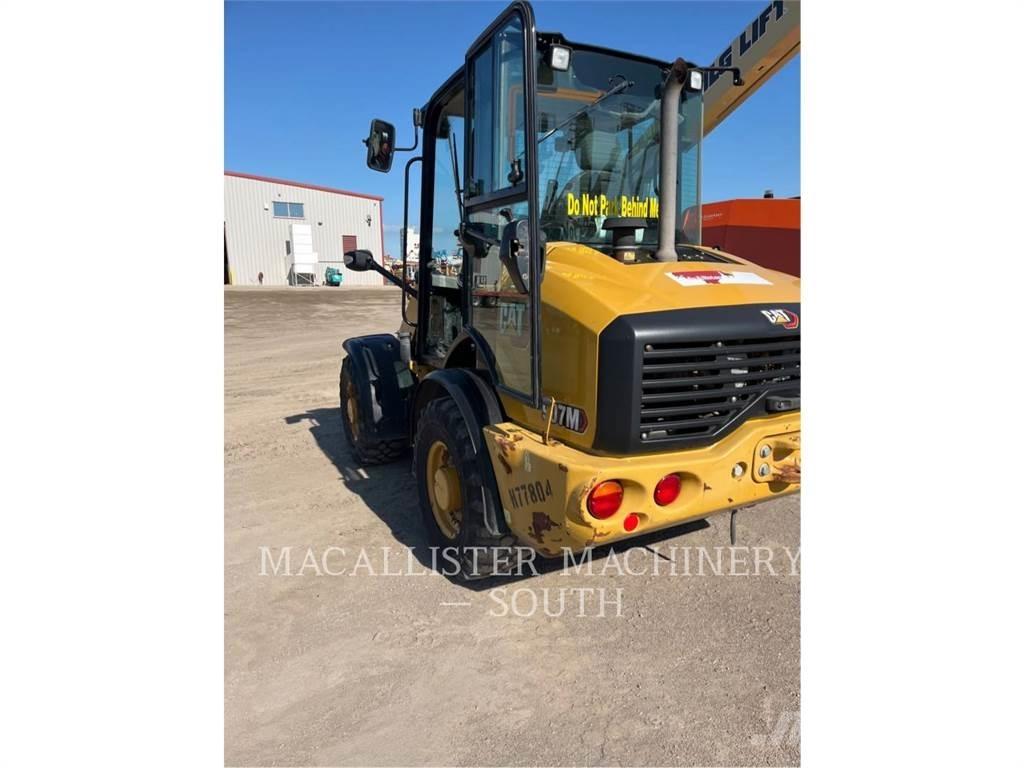 CAT 907M Kolové nakladače