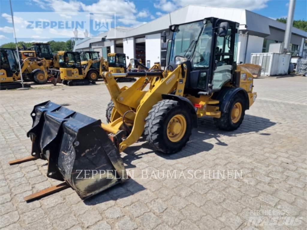 CAT 907M Kolové nakladače