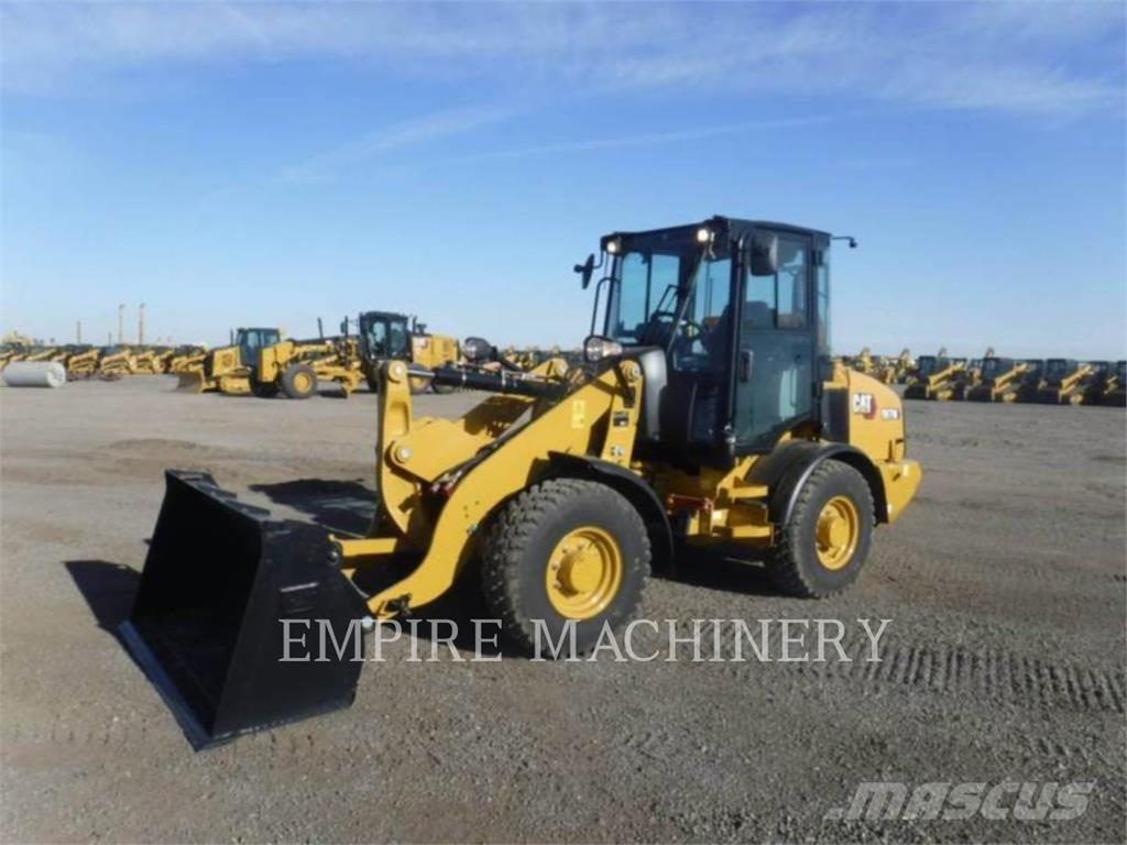 CAT 907M Kolové nakladače