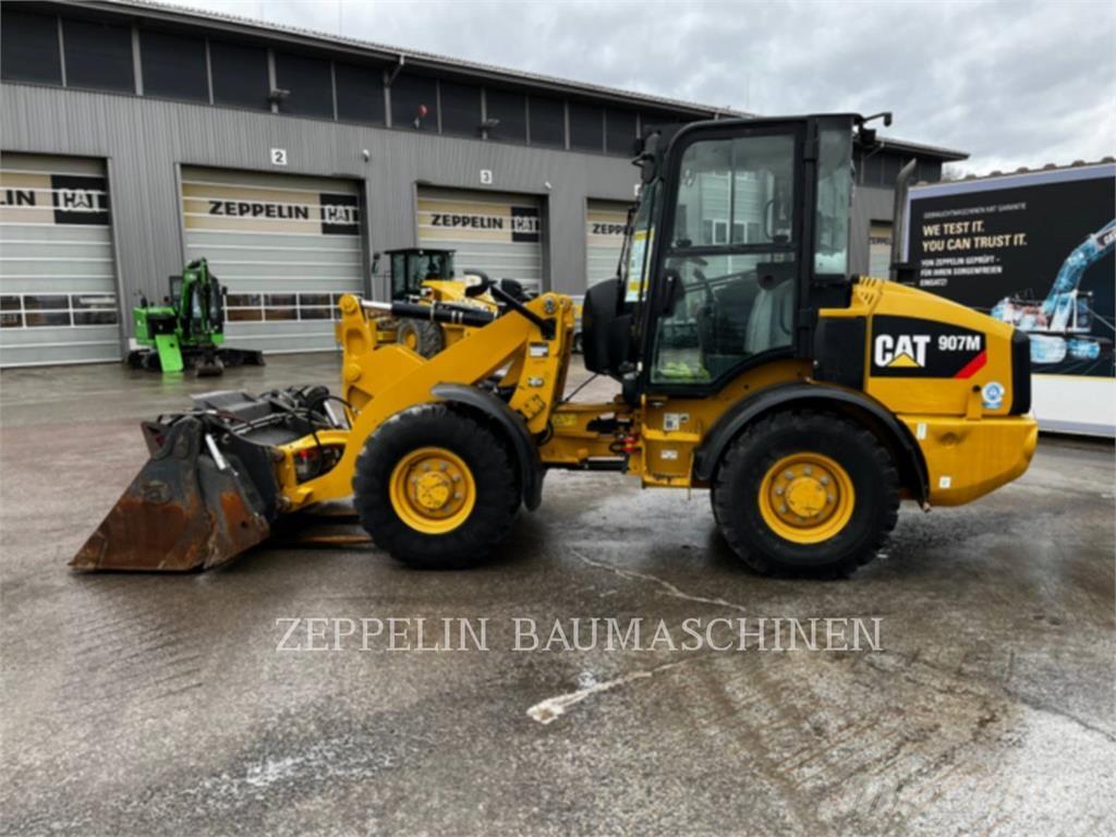 CAT 907M Kolové nakladače