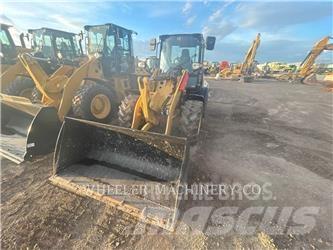 CAT 908 Kolové nakladače