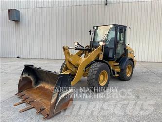 CAT 908 Kolové nakladače