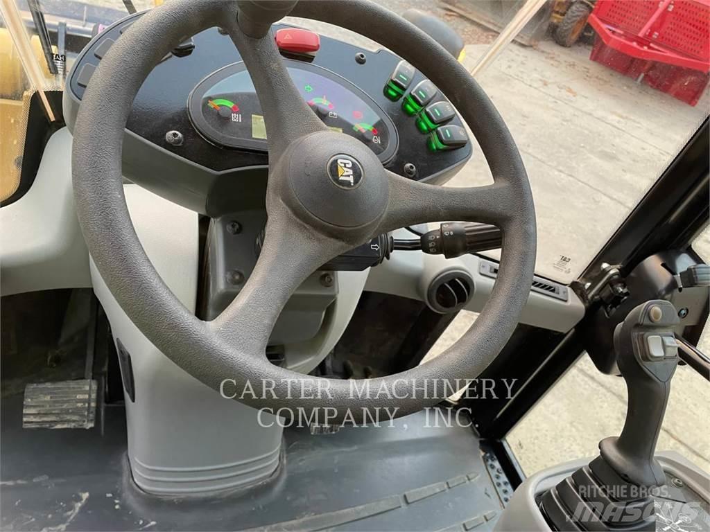 CAT 908 Kolové nakladače