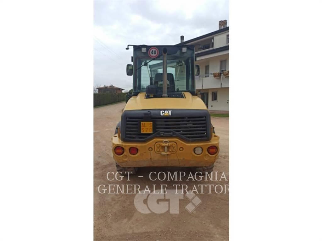 CAT 908 Kolové nakladače