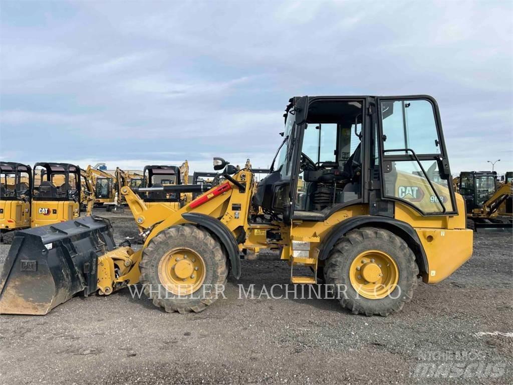 CAT 908 Kolové nakladače