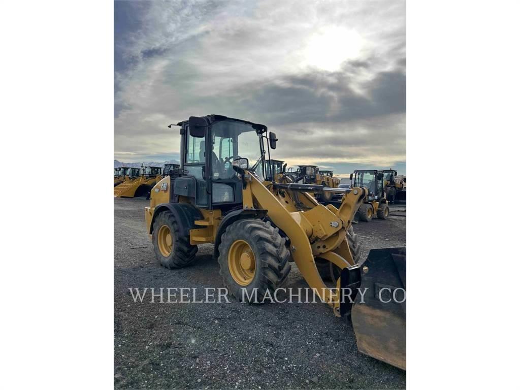 CAT 908 Kolové nakladače