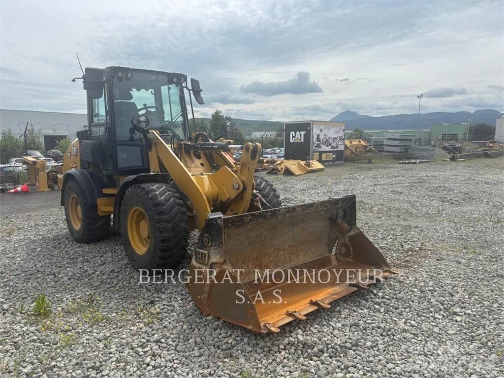 CAT 908 Kolové nakladače