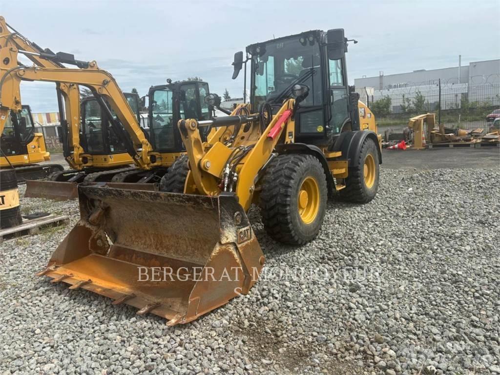 CAT 908 Kolové nakladače
