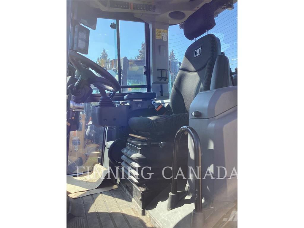 CAT 908 Kolové nakladače