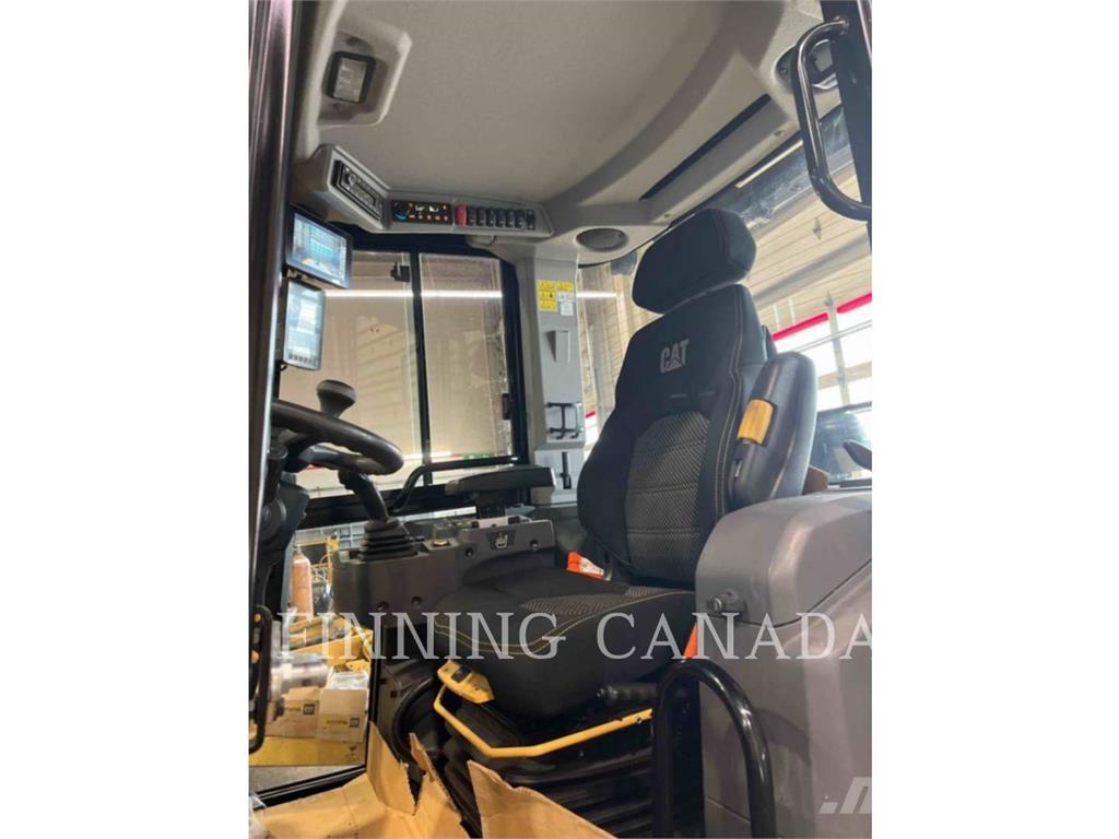 CAT 908 Kolové nakladače